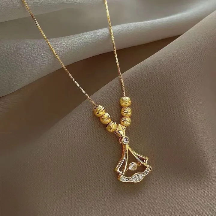 Agile%20Ginkgo%20Leaf%20Necklace%20for%20Women%20in%202025%20New%20Light%20Luxury%20Niche%20Design%20High-quality%20Temperament%20Collarbone%20Chain%20Accessories%20-%20Image%202