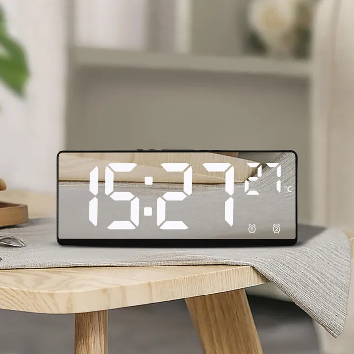 LED%20display%20Digital%20alarm%20clock%20Sleek%20design%20Table%20clock%2012/24-hour%20format%20Voice%20control%20clock%20Night%20mode%20Desktop%20clock%20Temperature%20clock%20for%20Bedroom%20clock%20Office%20clock%20Travel%20clock%20Ideal%20for%20students%20-%20Image%202