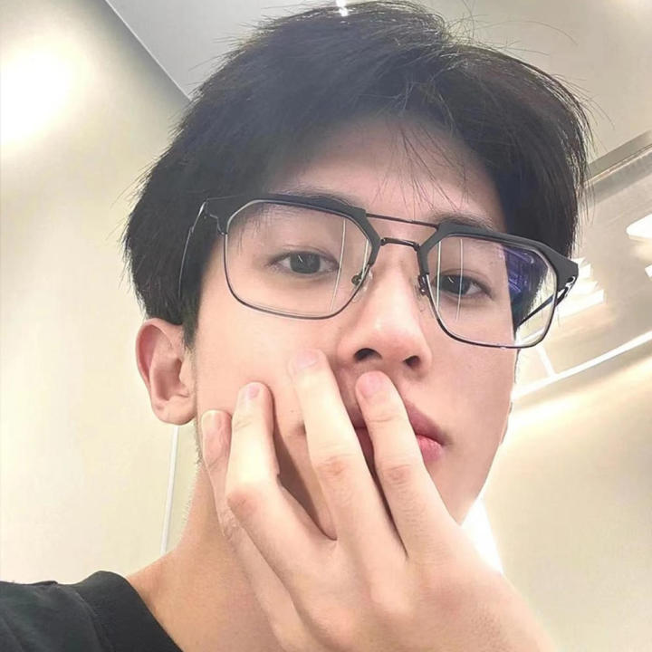 Transparent%20Computer%20glasses%20Stylish%20UV400%20Flat%20mirror%20Sunglasses%20Luxury%20Eyeglasses%20for%20Office%20Outdoor%20Fashion%20Gaming%20Digital%20eye%20strain%20Women%20Men%20-%20Image%205