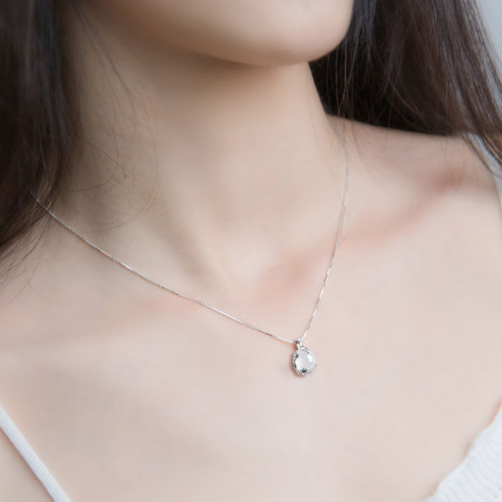 Minsheng%20Elegant%20White%20Chalcedony%20Plum%20Blossom%20Necklace%20Women's%20Niche%20Design%20Versatile%20Ins%20Simple%20Clavicle%20Chain%20Fashion%20Pendant%20-%20Image%203