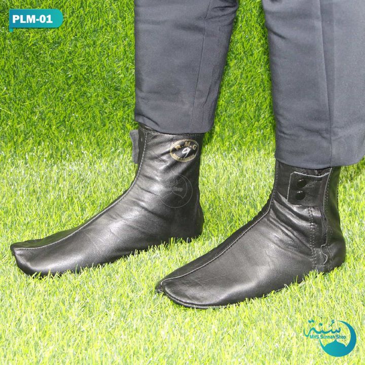 Black%20Color%20Pakistani%20Leather%20Zipper%20Socks%20For%20Men%20&%20Women%20%7C%7C%20Roop%20Fashion%20Unisex%20Leather%20Winter%20Socks%20%7C%7C%20Zipper%20Soft%20Halaal%20Leather%20Socks%20-%20Image%202