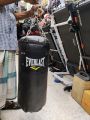 BOXING BAG WITH IRON HUK AND 1 SET GLOVES ,MADE IN CHINA.