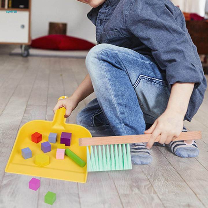 Wooden%20Detachable%20Kids%20Cleaning%20Toy%20Set,%20Broom,%20Mop,%20Duster,%20Dustpan,%20Brush%20and%20Hanging%20Stand,%20Housekeeping%20Kits,%20STEM%20Clean%20Toys%20Gift%20for%20Girls%20Boys%20-%20Image%206