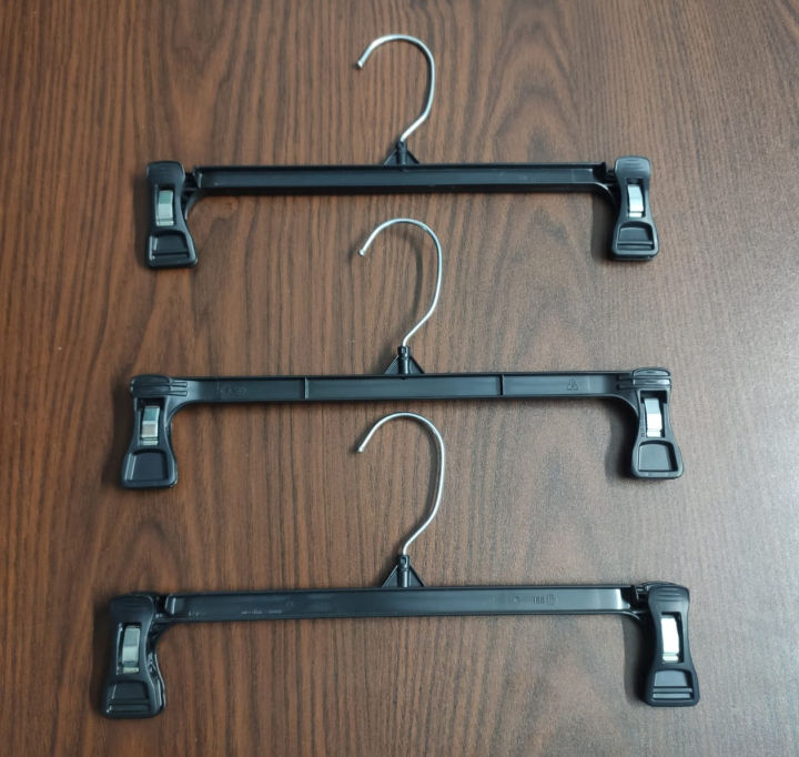 12%20Pcs%20Plastic%20Hanger%20with%20Clip%20-%20Hanger%20-%20hanger%20-%20Image%203