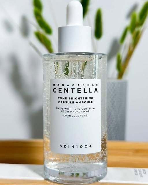 SKIN1004%20Madagascar%20Centella%20Tone%20Brightening%20Capsule%20Ampoule%20100ml%20-%20Image%202