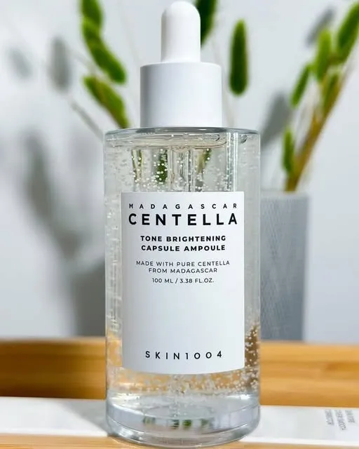 SKIN1004%20Madagascar%20Centella%20Tone%20Brightening%20Capsule%20Ampoule%20100ml%20-%20Image%202