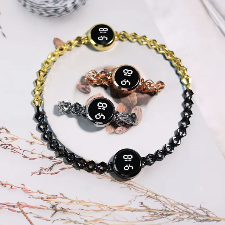 Fashionable%20and%20Functional%20Women's%20Watch%20with%20Chain-link%20and%20LED%20Display%20%E2%80%93%20An%20Elegant%20Addition%20to%20Your%20Wardrobe%20-%20Image%203