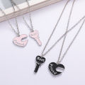Fashion Best Friends Honey Love Couple Pendant Necklace 2 Pcs/ Set Chain Choke Broken Heart BFF Good Friendship Jewelry Gift. 
