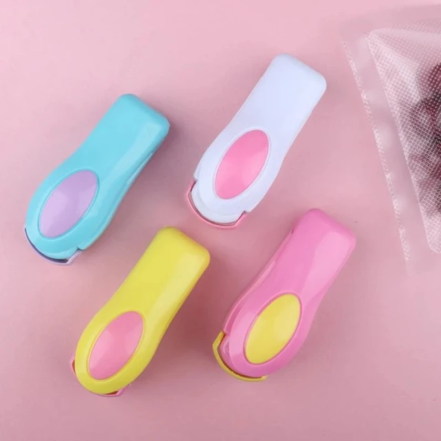 Portable%20Mini%20Sealing%20Machine%20Snack%20Plastic%20Bag%20Sealing%20Machine%20Household%20Hand%20Pressure%20Heat%20Sealing%20Machine%20-%20Image%204
