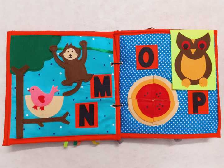 Kidz%20Number%20and%20English%20Alphabet%20Activity%20Book%20made%20by%20fabrics%202%20books)%20-%20Image%208