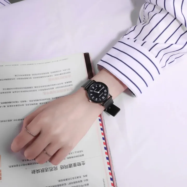 YIKAZE%20Women's%20Wristwatch%20Simple%20Black%20White%20Women%20Quartz%20Watch%20Silicone%20Strap%20Wristwatch%20Big%20Dial%20Woman%20Minimalist%20Design%20Watch%20-%20Image%204