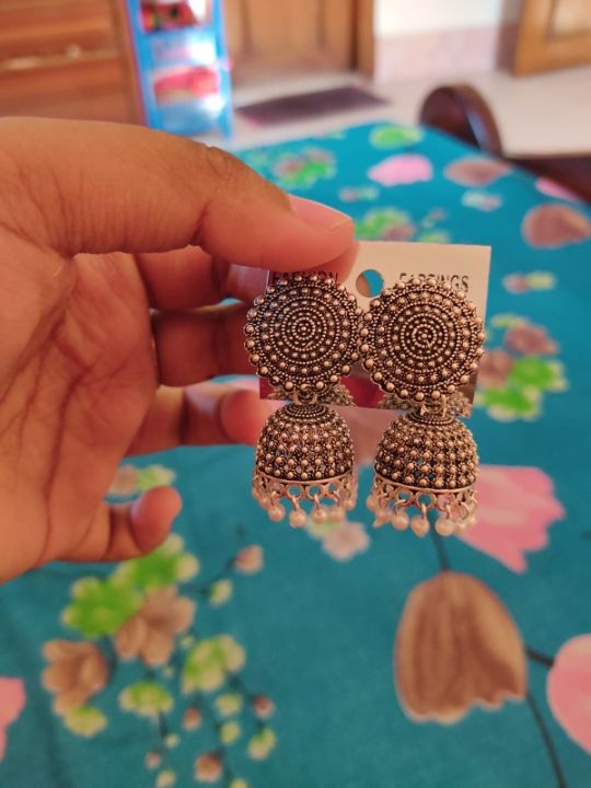 Antique%20Silver%20Metal%20Jhumko%20Ear%20Ring%20for%20Women%20-%20Image%203
