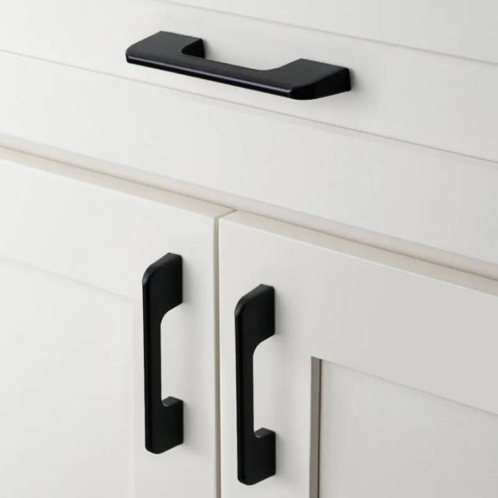 Long%20Cabinet%20Handles%20Black%20Golden%20800mm%201m%20Wardrobe%20Handles%20Aluminium%20Modern%20Handles%20for%20Cabinets%20and%20Drawers%20Furniture%20Handle%20-%20Image%202