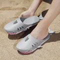 New cute cartoon slippers outdoor non-slip home beach sandals and slippers men shoes. 