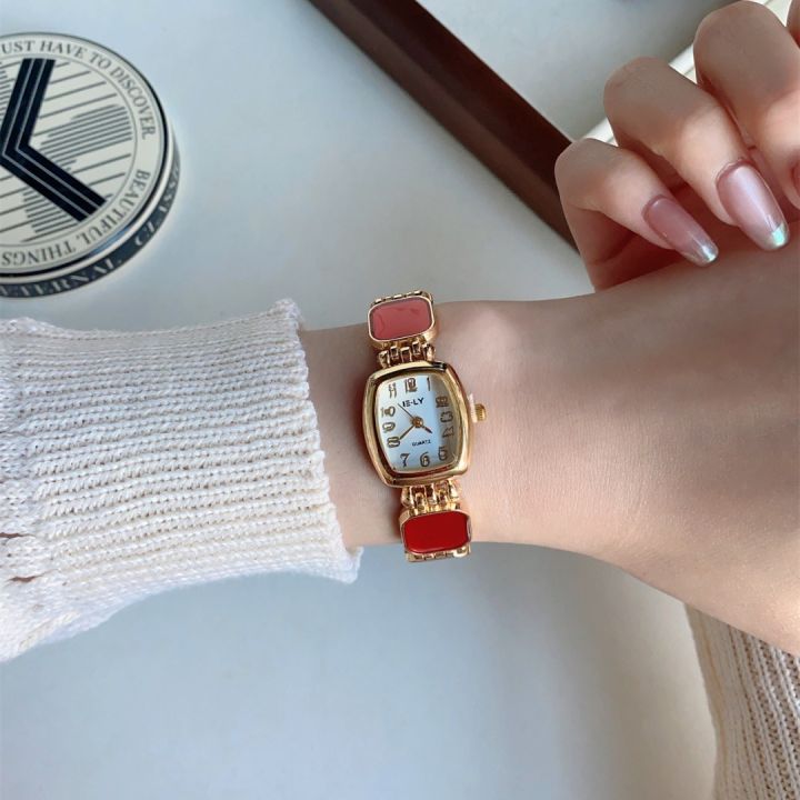 Stylish%20&%20Fashionable%209931%20Elegant%20Mirror%20Quartz%20Ladies%20Watch%20-%20Image%204