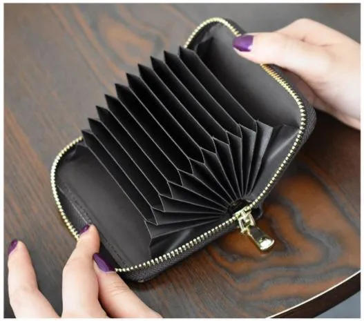 Dedit%20or%20Credit%20Card%20Holder%20with%20Wallet%20For%20Men%20-%20Image%202