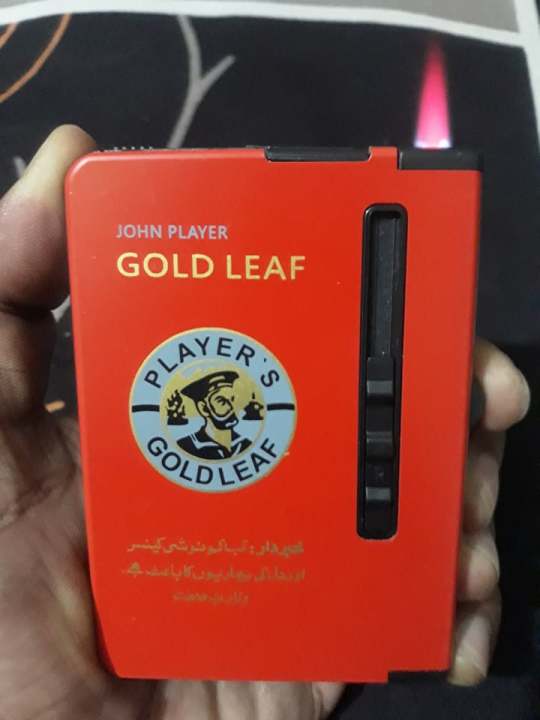 Gas%20Lighter%20Inside%20With%20Automatic%20Cigarate%20Storage%20Box%20Case%20-%20Image%203