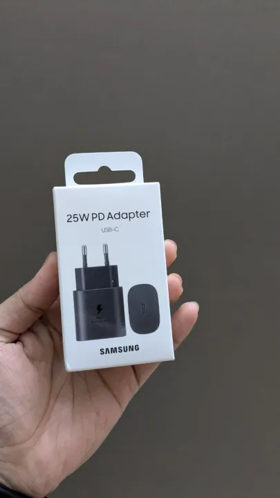 Samsung%2025W%20Super%20Fast%20Charging%20PD%20Adapter%20(EP-TA800)%20-%20Image%204