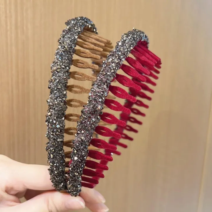 Retro%20rhinestone%20flocked%20headband%20for%20women,%20high-end,%20toothed,%20broken%20hair%20finishing,%20non-slip%20face%20wash,%20makeup%20headband,%20hairpin%20hair%20accessory%20-%20Image%203