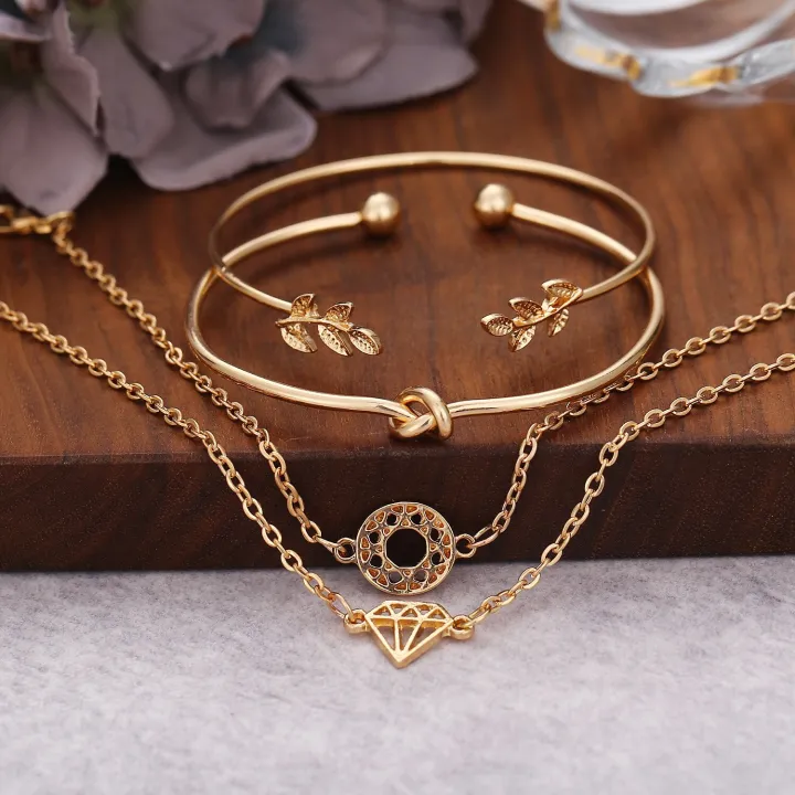 New%20Trendy%20Fashionable%204Pcs/%20Set%20Women%20Simple%20Design%20Gold%20Plated%20Chain%20Bracelets%20for%20Girls%20Simple%20Stylish%20/%20Bracelet%20for%20Women%20New%20Collection%202024%20-%20Image%204