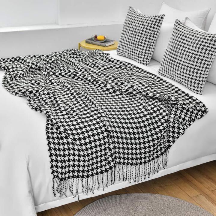 Bed%20&%20Breakfast%20Bed%20Runner%20Apartment%20Bed%20Tail%20Decorative%20Blanket%20Knitted%20Blanket%20American%20Hotel%20Supplies%20Bed%20Blanket%20Hotel%20Bed%20Runner%20Bedspread%20-%20Image%206