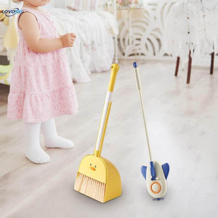Mini%20Dustpan%20and%20Broom%20for%20Children%20Children%20Cleaning%20Broom%20Dustpan%20Set%20-%20Image%204