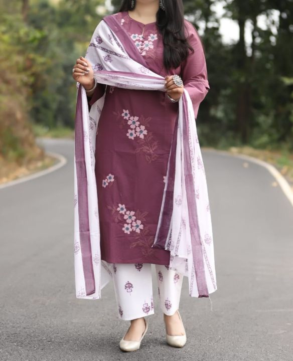 Unstitched%20Cotton%20Skin%20Print%20Salwar%20Kameez%20Peyaz%20Color%20Three%20Piece%20For%20Women%20-%20Image%202