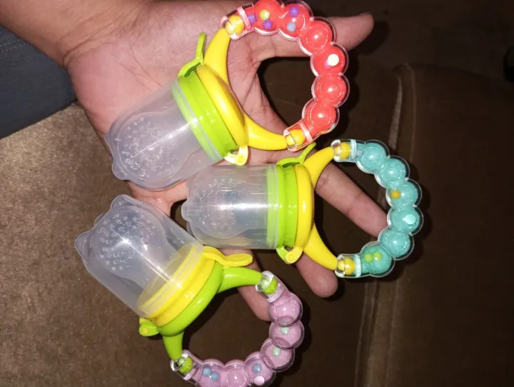 Baby%20Jhunjhuni%20Fruit%20Juicer%20Pacifeir%20Chusni%20Teether%20-%20Any%201%20Pieace%20-%20Image%205