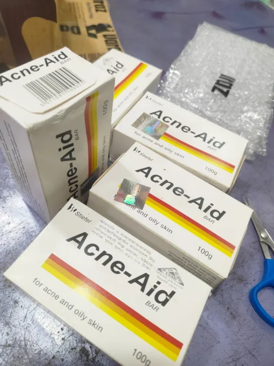 Stiefel%20Acne-Aid%20Bar%20100g%20Pimple%20Prone%20&%20Oily%20Skin%20Acne%20Aid%20Soap%20-%20Image%204