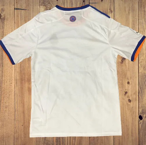 Real%20Madrid%20Home%20Jersey%20Fan%20Version%202021/22%20Football%20Jersey%20-%20Image%209