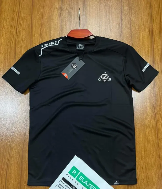 Premium%20Quality%20mesh%20fabric%20T-Shirt%20for%20%20Men%20-%20Image%203