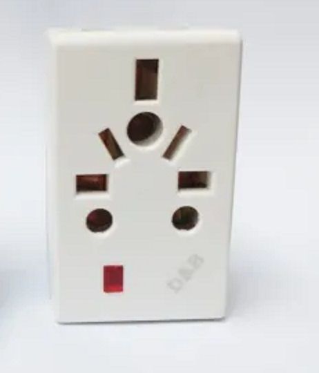 Multi%20Plug%20-%20Multi%20Socket%20Square%20Pin%20-%20Universal%20Multi%20Plug%20-%20Travel%20Adapter%20-%20Image%204