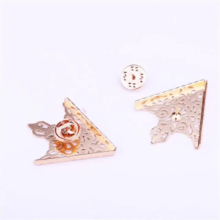Triangle%20Shirt%20Collar%20Pin%20for%20Men%20-%20Stylish%20Brooch%20Emblem%20Jewelry%20-%20Image%204