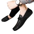Spring and summer men's shoes, low-top beanie shoes, versatile casual shoes, breathable leather shoes, black work shoes, one foot.