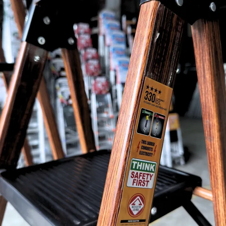 Paragon%20Premium%20Aluminium%20Ladder%20%E2%80%93%20(6%20-7%20Steps)%20%7C%20Durable%20&%20Lightweight%20-%20Everbest%20Ladder%20-%20Image%206