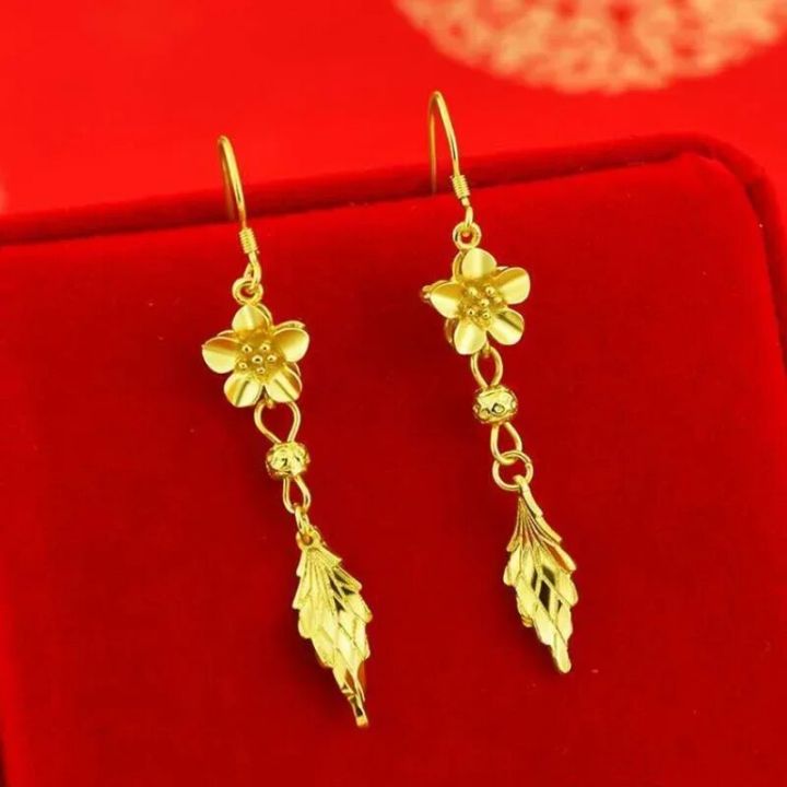The same 999 real gold earrings from the gold store, flower and leaf earrings, love stars, 18K for my girlfriend