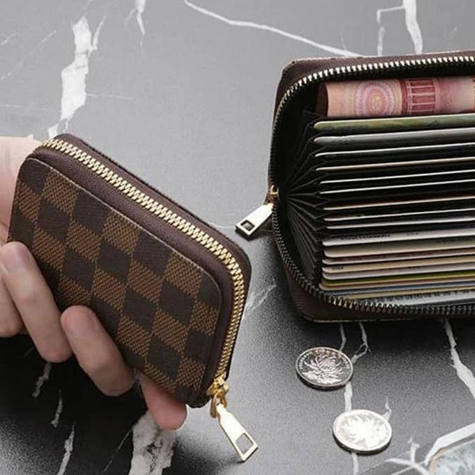 Brown%20Dedit%20Or%20Credit%20Card%20Holder%20With%20Wallet%20for%20Men%20And%20Women%20-%20Image%202