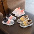 Spring and autumn style contrasting middle and large children's shoes, breathable student shoes, trendy casual shoes, striped boys, girls, flying knitting shoes. 
