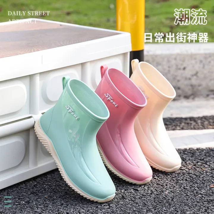 Fashion%20PVC%20Anti%20Slip%20Low%20Rise%20Boots%20Thickened%20Short%20Leg%20Ladies%20Martin%20Water%20Shoes%20Plastic%20Low%20Heel%20Waterproof%20Women's%20Rain%20Boots%20-%20Image%202