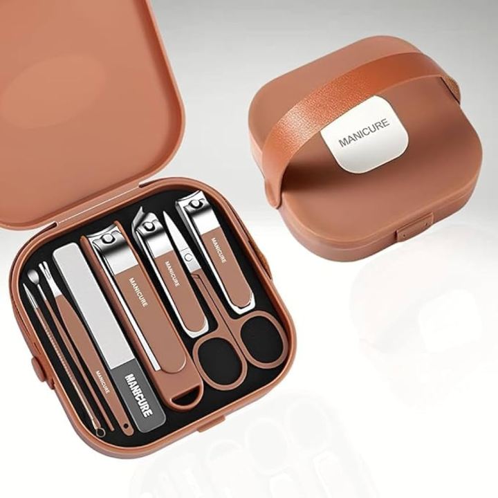 Features:1. Multifunctional: nail clipper sets generally include manicure knives, manicure pliers, ear spoons, nose hair scissors, nail files, etc., which can meet personal daily pedicure needs.2. High-quality materials: The sets are usually made of high-