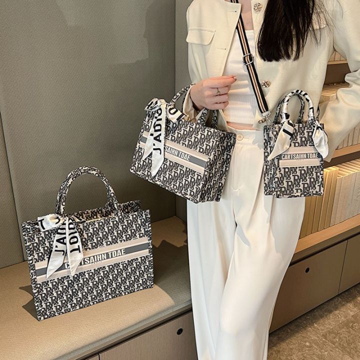 DIR%20Name%20Logo%20Embroidery%20Luxury%20Canvas%20Tote%20Bag%20for%20Women%20High%20Quality%20Ladies%20Designer%20Purse%20Customized%20Handbags%20Travelling%20Bag%20-%20Image%205