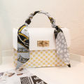 Women's bag 2022 new circle color matching chain silk scarf small square bag casual mobile phone bag gift live package foreign trade.