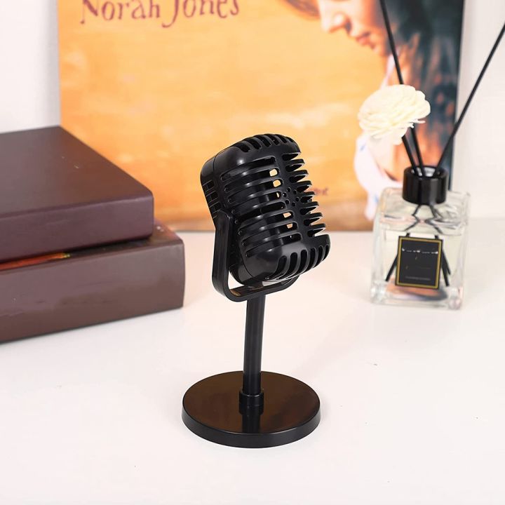 Vintage%20Microphone%20Prop,Plastic%20Microphone,for%20Role%20Play%20-%20Image%204