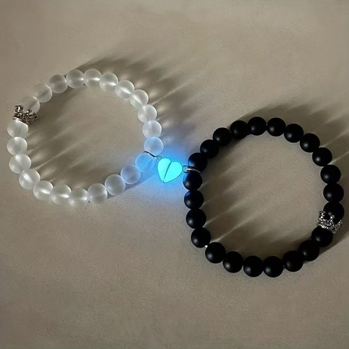 Shop%20Pro%20Magnetic%20Heart%20Bracelet%20Set%20for%20Couples%20(2%20Pieces)%20-%20Image%204
