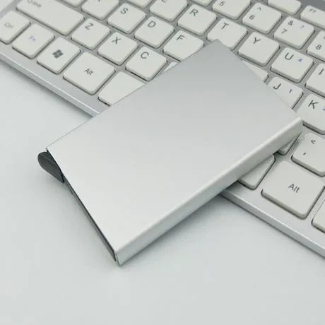 Aluminium%20Credit%20Card%20Holder%20Stainless%20Steel%20-%20Image%204