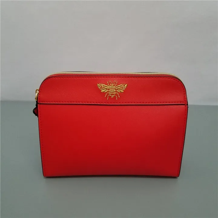 Estee%20Lauder%202020%20Autumn%20Bee%20Red%20PU%20Cosmetic%20Bag%20Travel%20Carrying%20Makeup%20Storage%20Handbag%20-%20Image%207