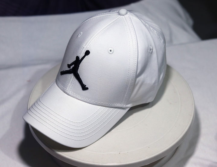 100%25%20Export%20and%20Premium%20White%20Cap%20for%20Exquisite%20people-JD%20-%20Image%203