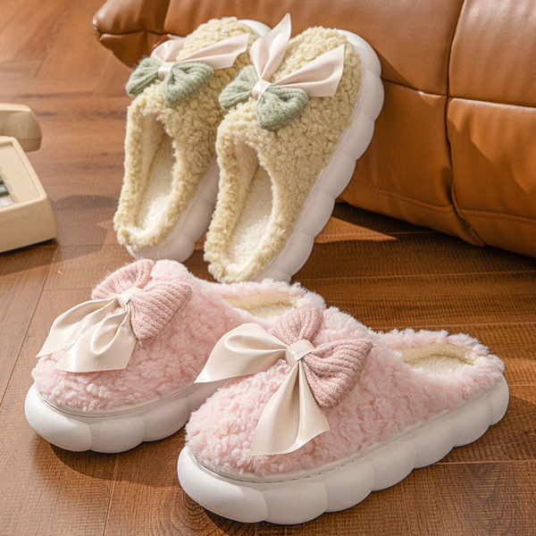 luxury%20Women%E2%80%99s%20Bow%20Home%20Slippers%20%E2%80%93%20Soft%20Plush%20Indoor%20Home%20Shoes%20%E2%80%93%20Anti-Slip%20Thick%20Sole%20%E2%80%93%20Cute%20Pink%20Cozy%20Footwear%20for%20Ladies%20-%20Image%205