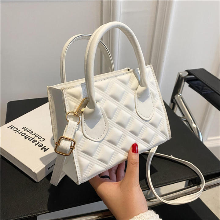 design%20Shoulder%20bag%20Minimalist%20Solid%20color%20Daily%20use%20Crossbody%20bag%20%20Fashionable%20PU%20leather%20bag%20%20for%20Travel%20Shopping%20%20Work%20%20Party%20%20College%20students%20-%20Image%207