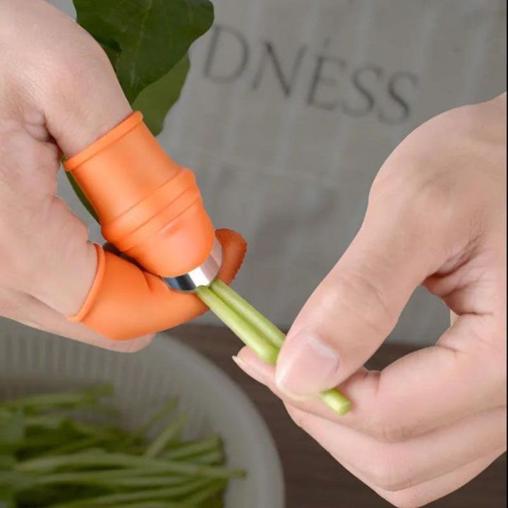Thumb%20picker%20Silicone%20Thumb%20Cutter%20Separator%20Finger%20Tools%20Picking%20Device%20for%20Garden%20Harvesting%20Plant%20Gardening%20-%20Minimalistic%20Sophistication%20-%20Image%204